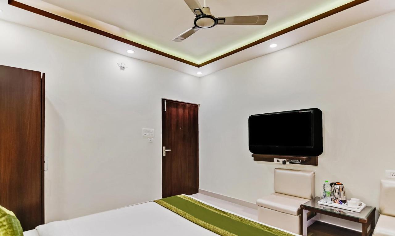 Treebo Resto- Near Lucknow Railway Station Otel Dış mekan fotoğraf
